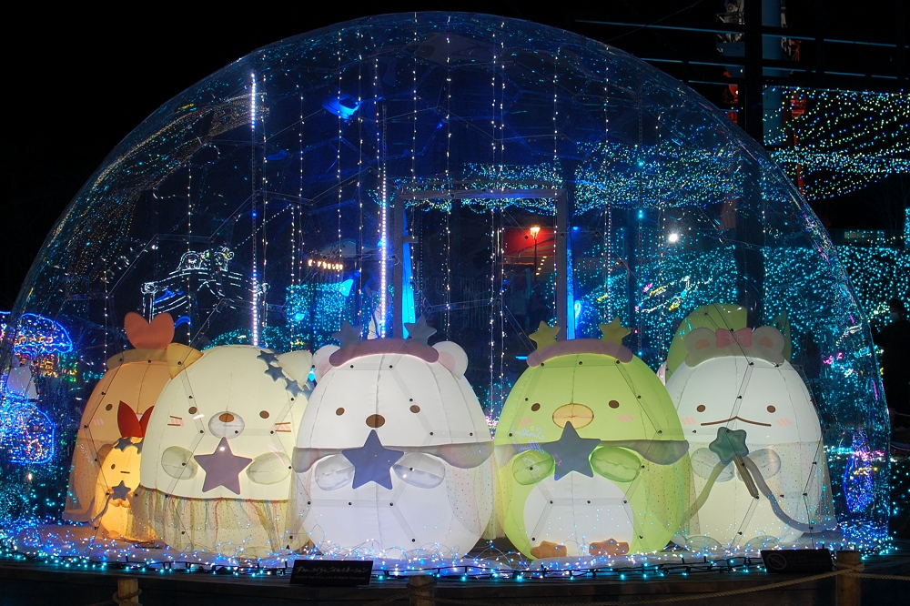 今シーズンの「さがみ湖イルミリオン」は、人気キャラクター「すみっコぐらし」とのコラボイルミネーションが実施されている