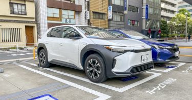 トヨタの電気自動車「bZ4X」機能・装備から充電方法まで「三井のカーシェアーズ」での使い勝手を紹介
