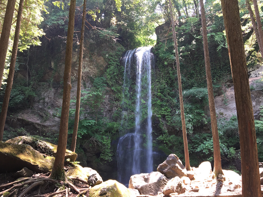 「夕日の滝」。思わず息をのむほど美しい滝