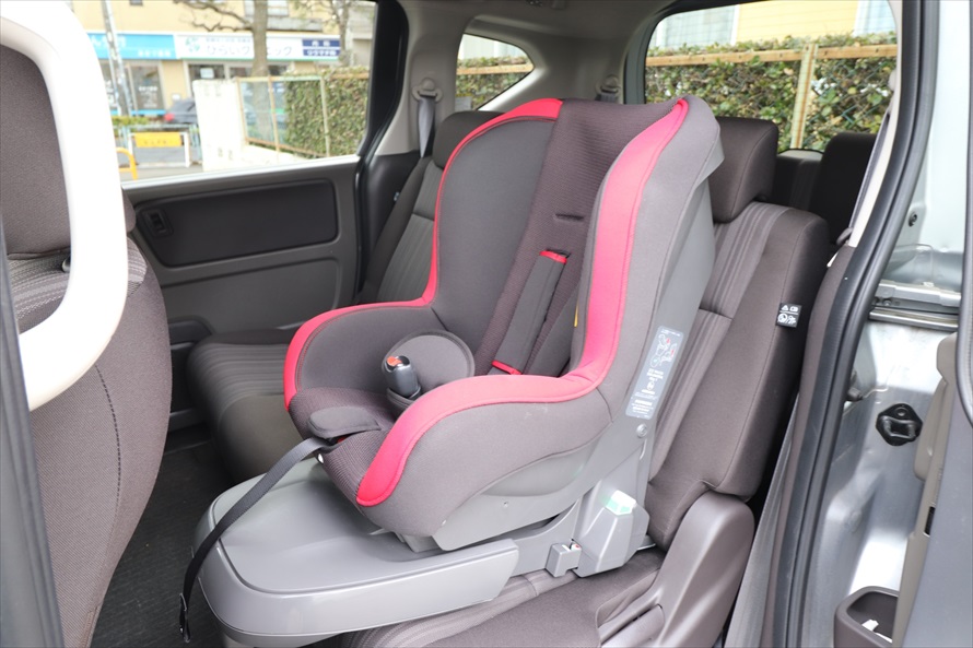 1歳~3歳頃に適合するチャイルドシート