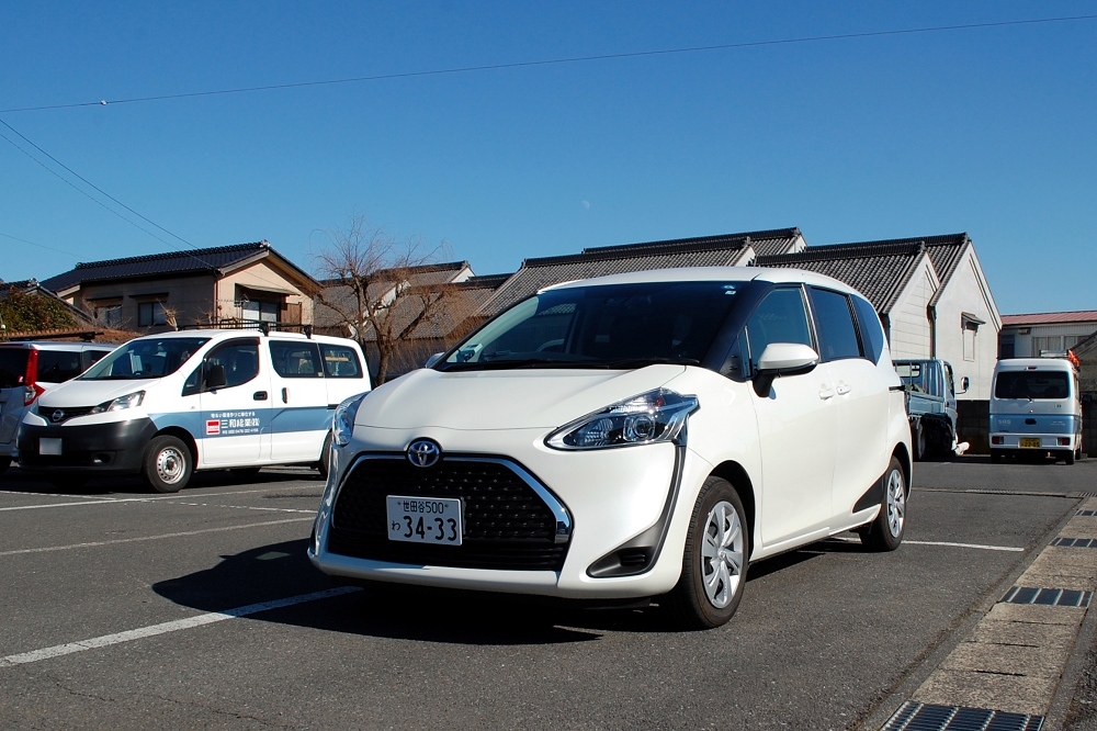 「町並み観光駐車場」の駐車料金は1日500円（税込み）。料金の支払い時に、観光船の割引券（200円分）がもらえる
