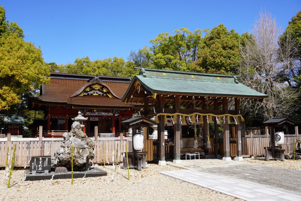 国の重要文化財である「伊賀八幡宮」の拝殿