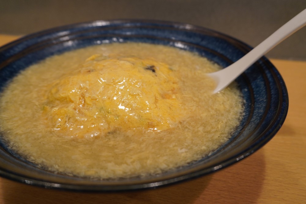 かき玉のあんがかかっている白い「天津飯」(税込み745円)