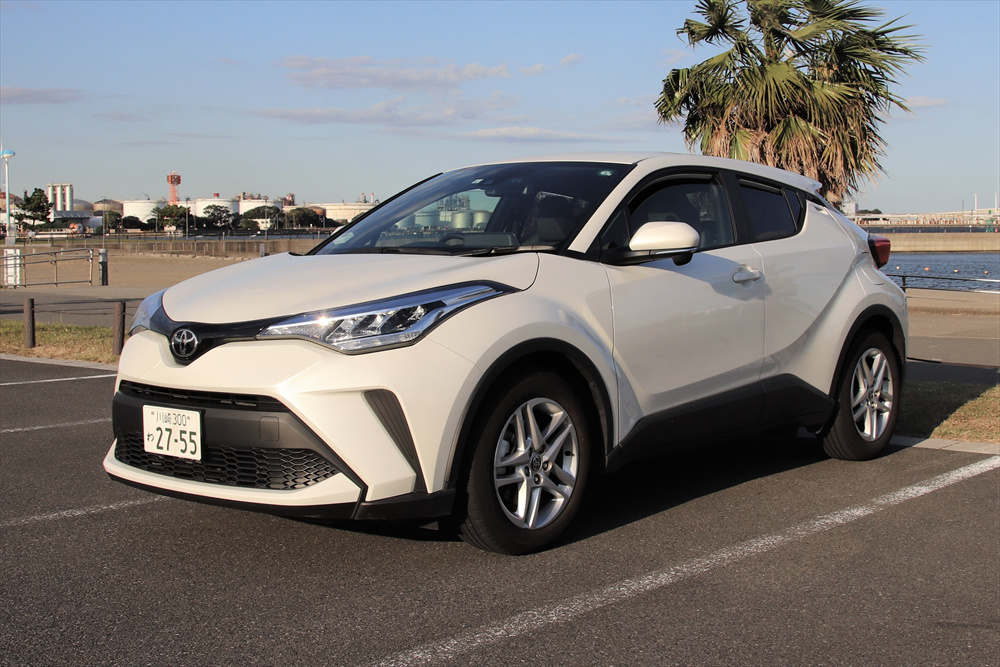 C-HR HYBRID (ベーシッククラス)※写真はガソリン車