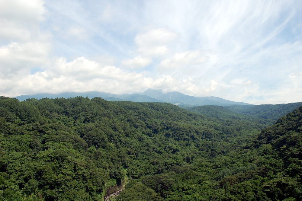 橋の中ほどから、八ヶ岳方面の眺望。晴天の日は、八ヶ岳を見渡せる