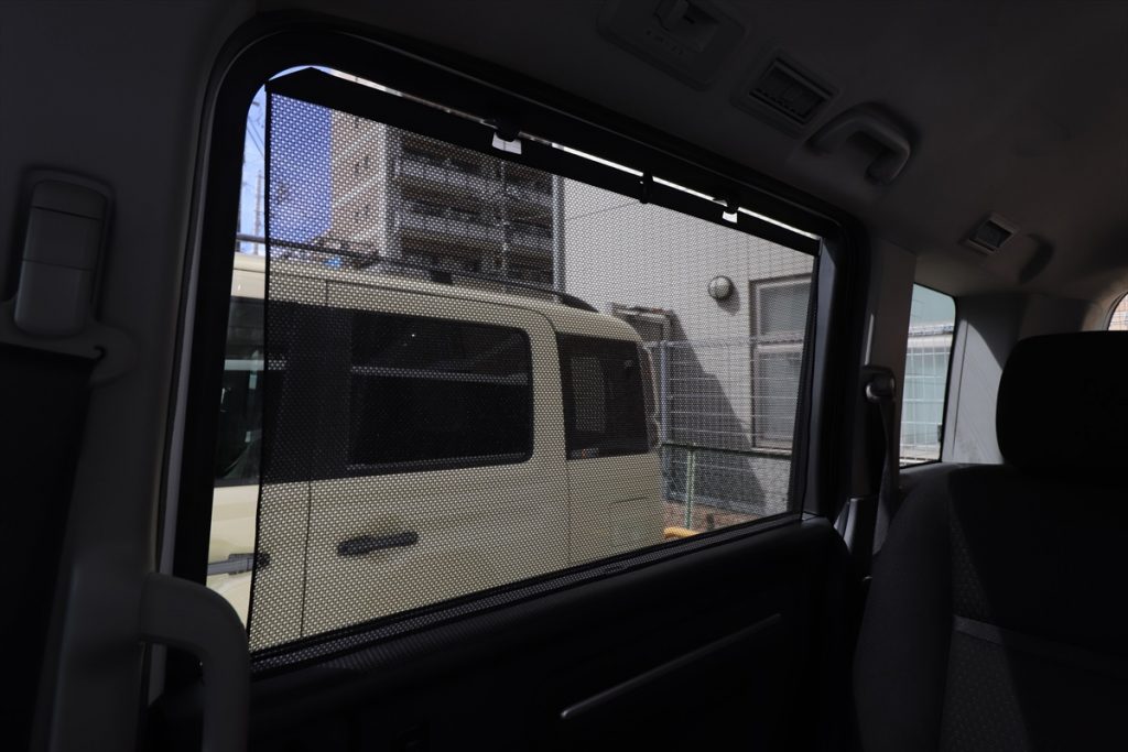 カレコでは「ステップワゴンスパーダ」などサンシェードが装備されている車種もある