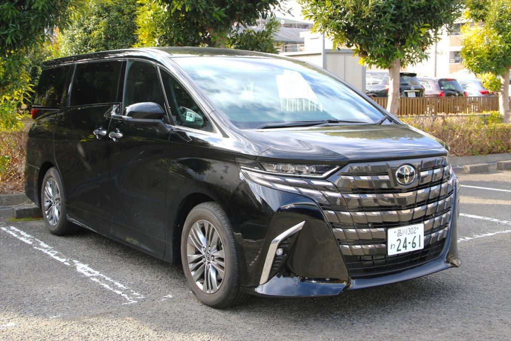 人気のラグジュアリーミニバン「新型アルファード」も導入済み