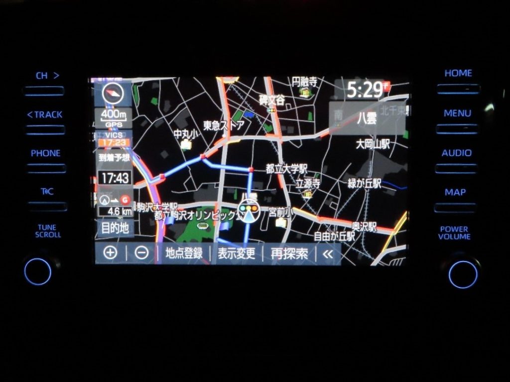 ナビはディスプレイオーディオタイプで、Apple CarPlayやAndroid Auto、Bluetooth、USB入力など、スマホとの連携機能も充実