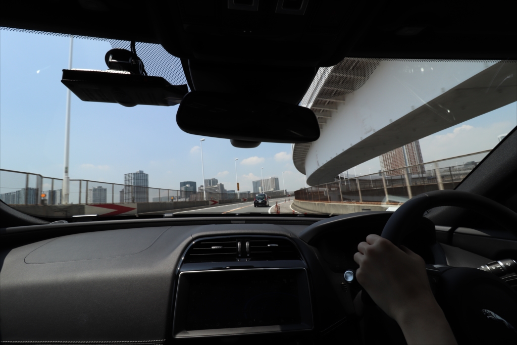 走りはまるでスポーツカー。運転好きならきっと楽しめる