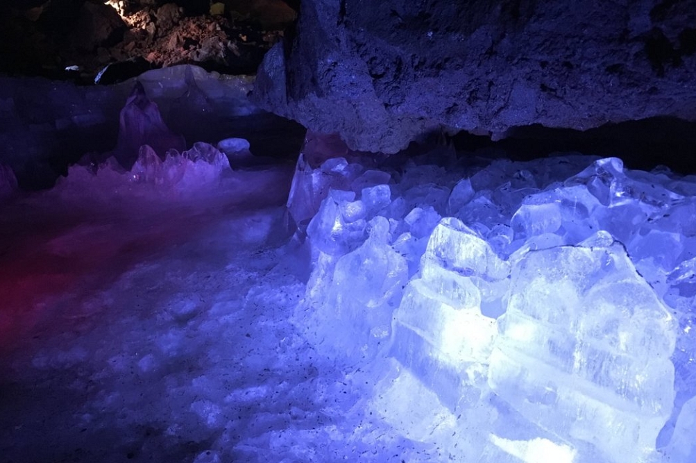 ライトアップにより幻想的な気分にさせられる