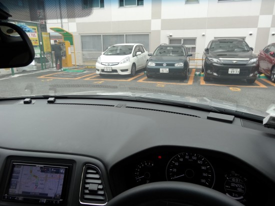 運転席からボンネットが見えるので車両感覚がつかみやすい