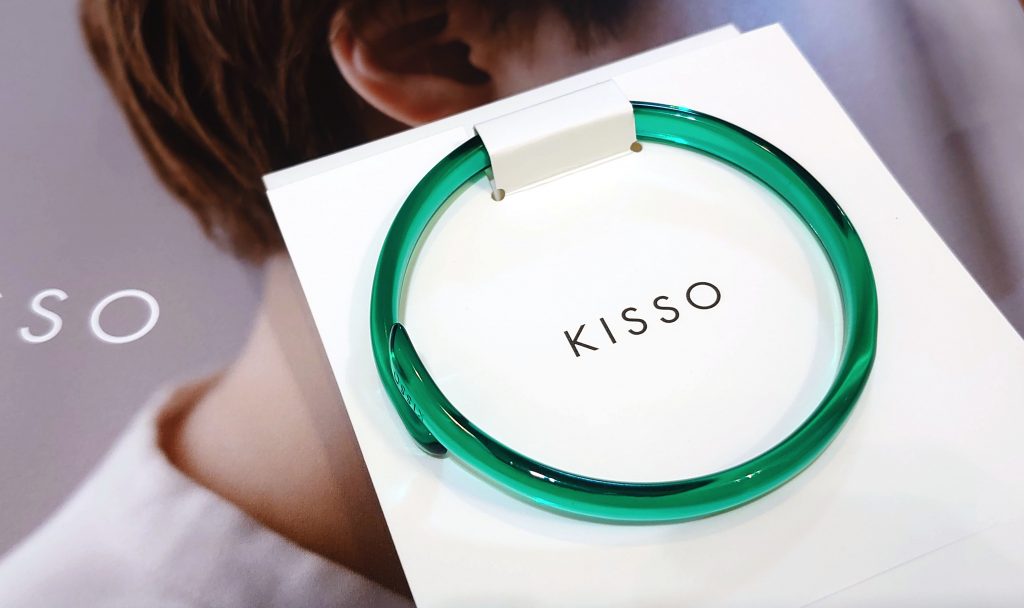 KISSOのブレスレットは福井市の工房で作られたハンドメイド作品。グリーンのブレスレットは透明感があってとても美しい
（撮影：山形みらい）