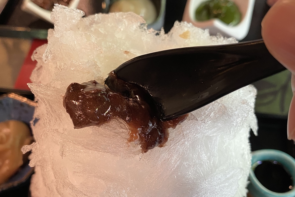 あずき粒あんは相性の良い白玉と一緒に食べるのも絶品