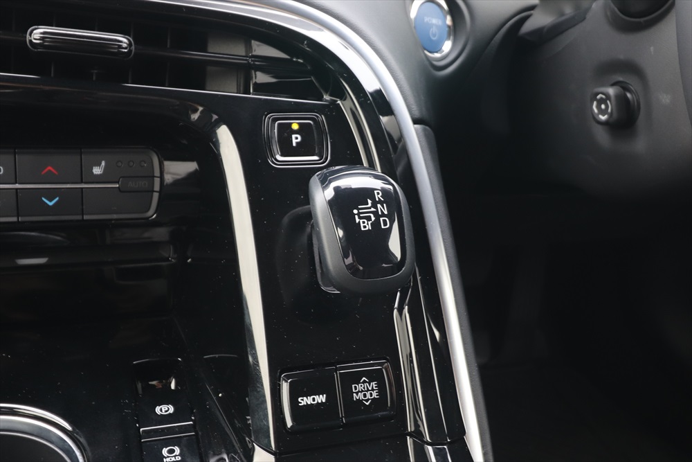 電気式シフトレバー(写真:新型MIRAI)