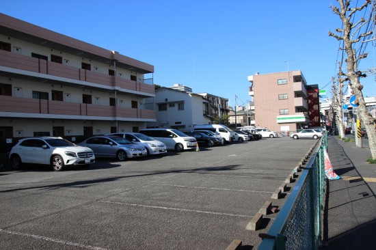 「横浜市中区新山下1丁目9番」駐車場は大通りに面していてアクセスも良好