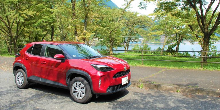 奥多摩湖を望む緑豊かな周遊道路を走った