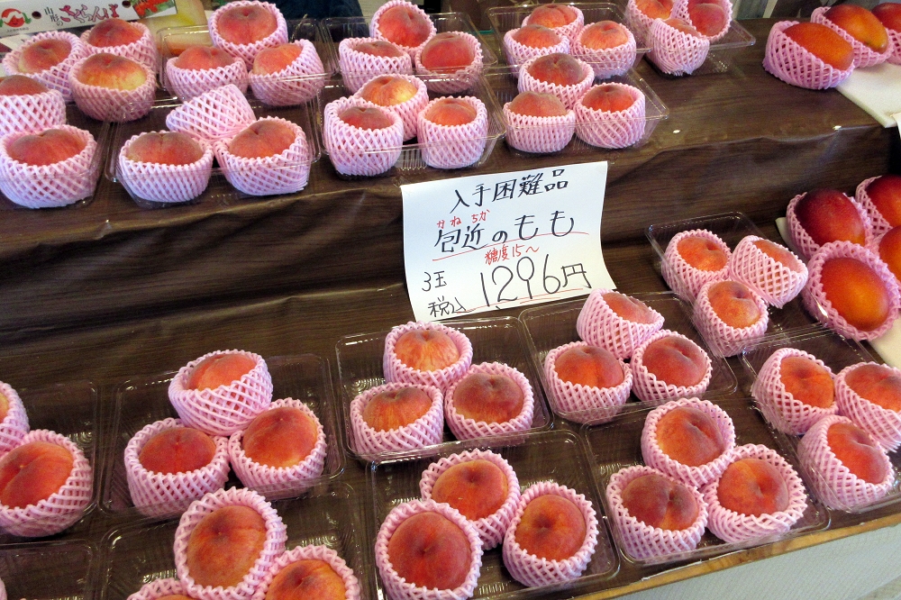 「包近の桃」は大阪府岸和田市で生まれたブランド桃。世界一、糖度が高く、ギネスにも認定されている。入手は困難な代物