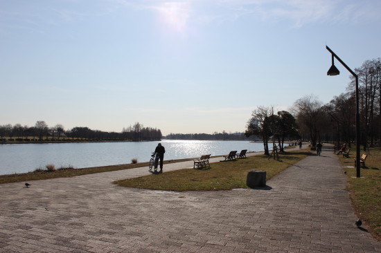 下町を散策したあとは水の公園で一息