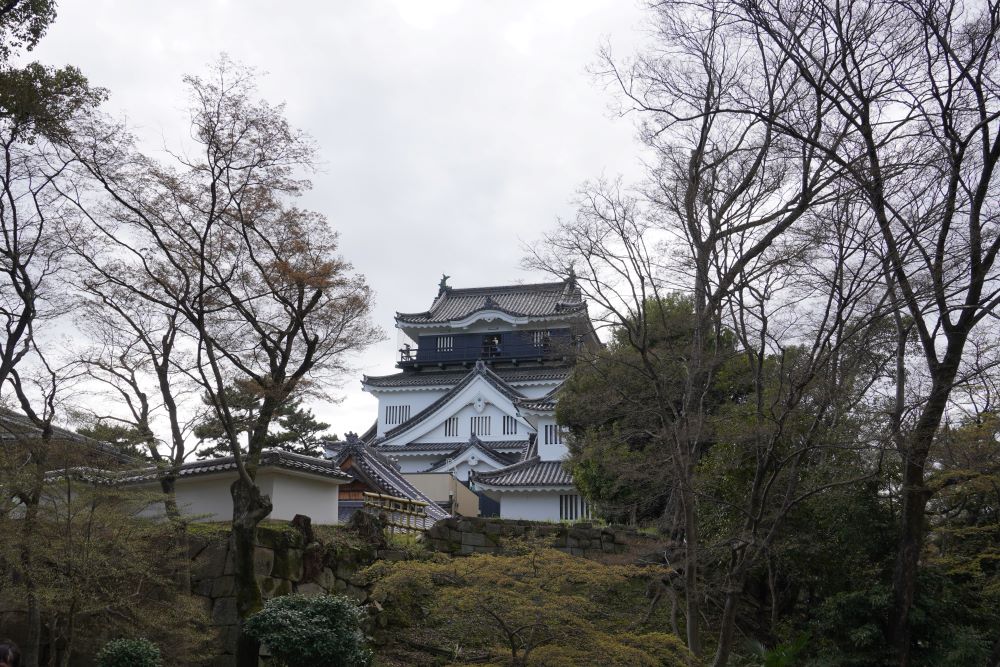 家康公生誕の地・岡崎城(入館料 大人300円、小人 150円)
