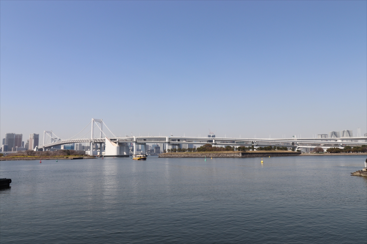 お台場海浜公園からはレインボーブリッジが見える。ここも走りたい！
