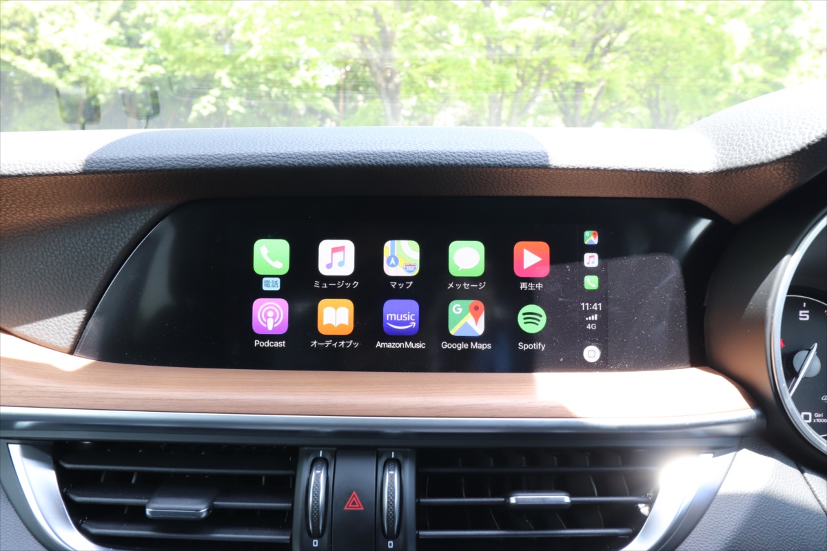 Apple Carplayを接続した画面、スマホの各種アプリが操作できる