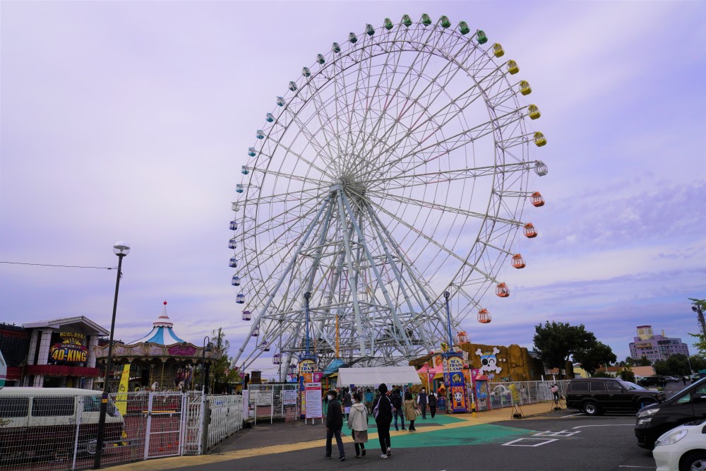 名古屋港水族館の北側には、入園無料の遊園地「名古屋港シートレインランド」も