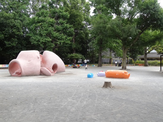 「うま」「ぶた」「りす」の3つの児童公園もある