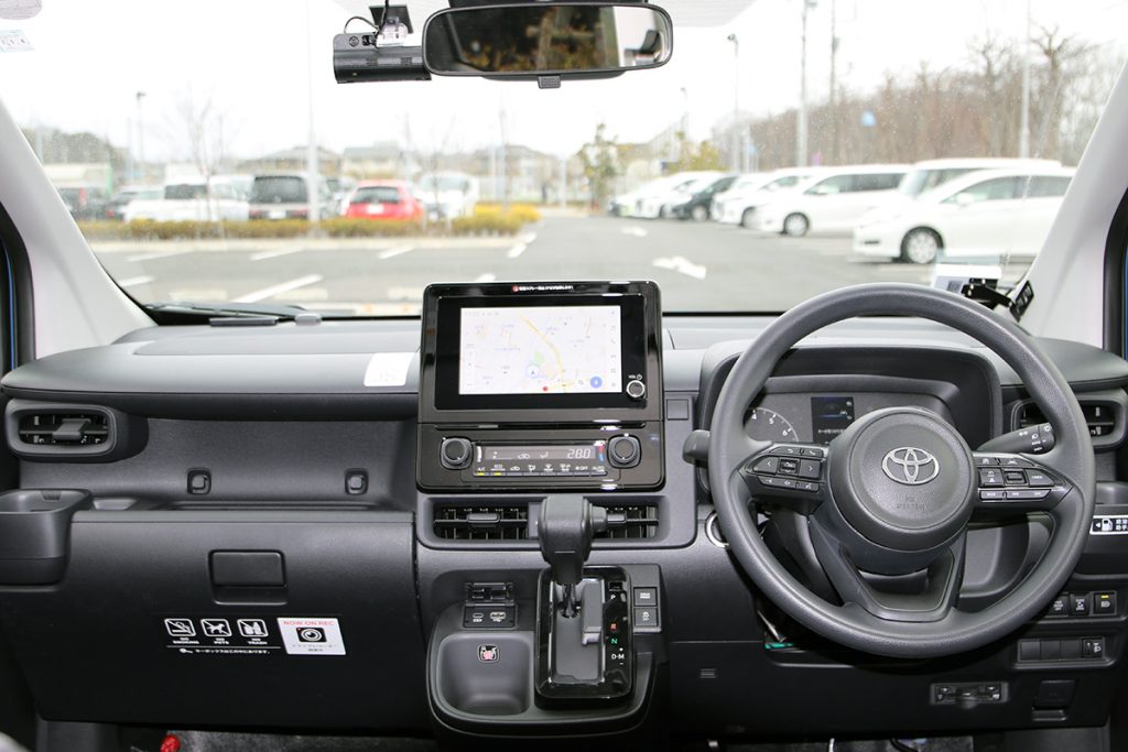 視界の良さに加えて車両感覚もつかみやすく、総じて運転のしやすいクルマとなっている