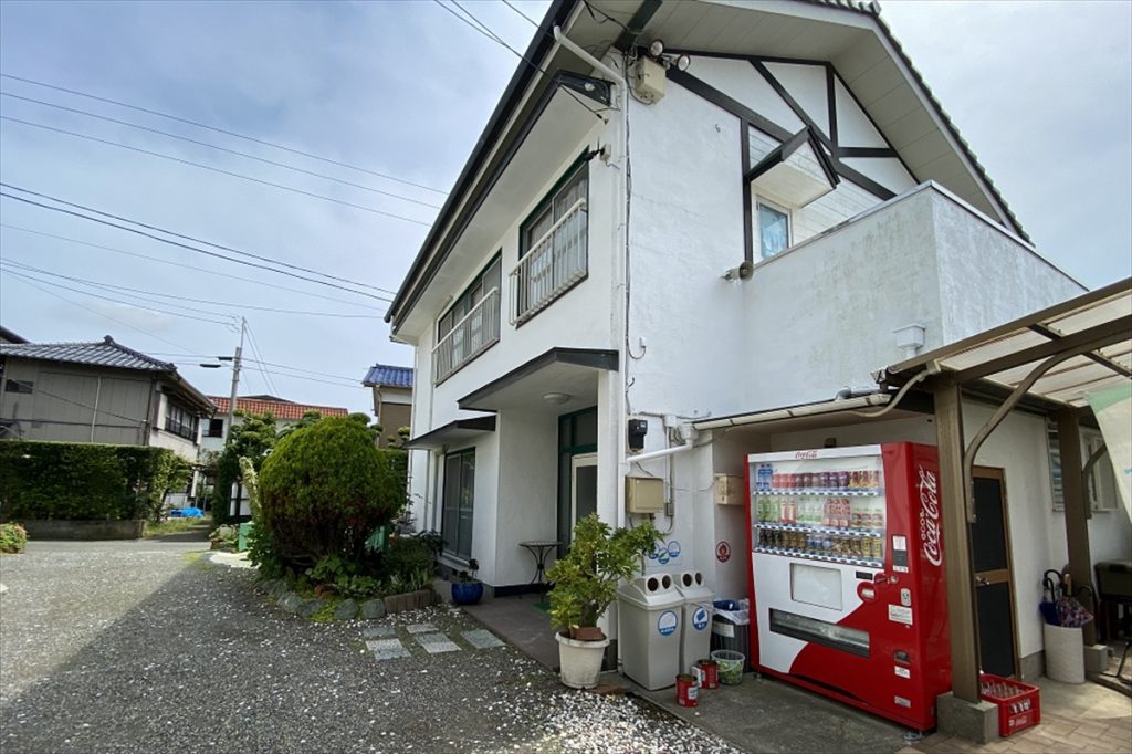 一棟貸しのできる「はなれ棟」「音楽研修ホール棟」「Annex K(川きん別館)」は、それぞれにキッチンが設けられており、コワーキングの期間中は近くのスーパーで食材を購入し、自炊することもできる