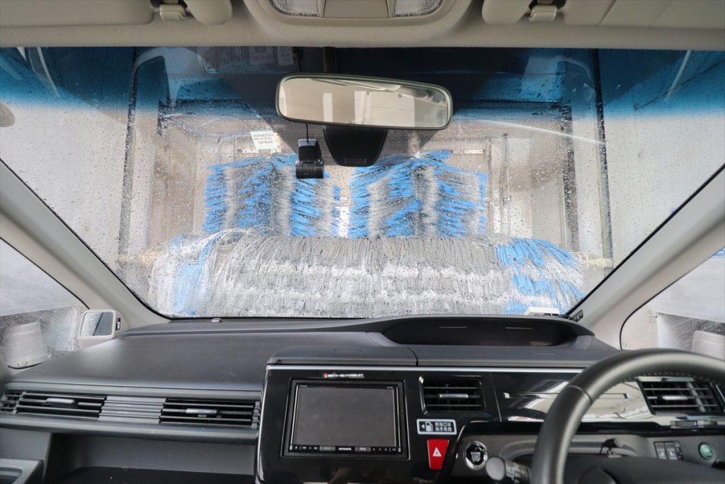 あとは洗車が終わるのを待つだけ
