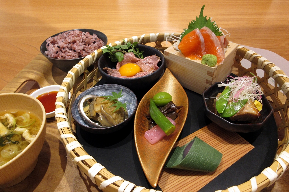 「旅の駅御膳 山梨食材めぐり」2,780円(税込み)