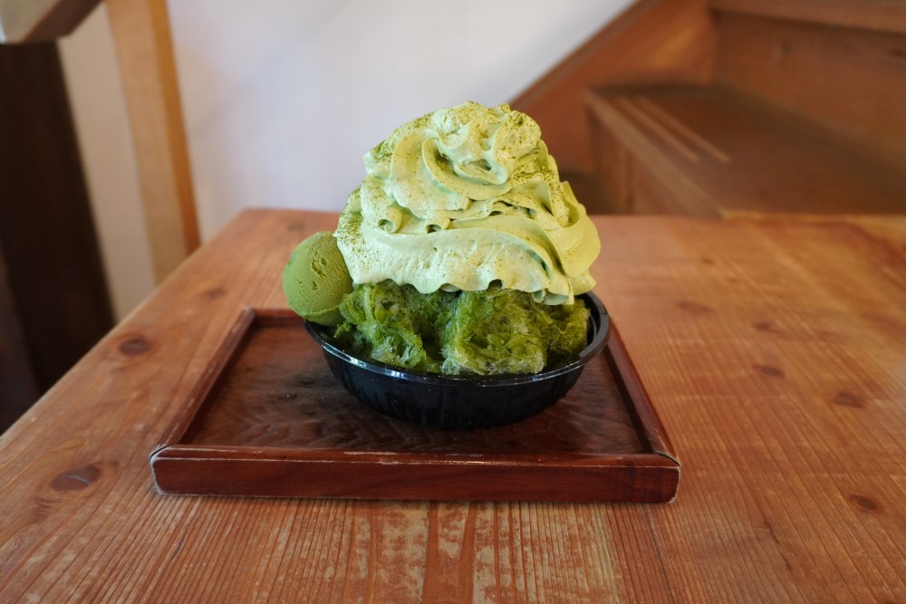 西尾産抹茶のみを使用したかき氷「抹茶エスプーマ」(税込み1,250円)