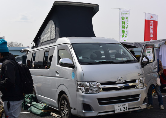 ハイエースをベースにしたカレコ専用カスタマイズのキャンピングカー