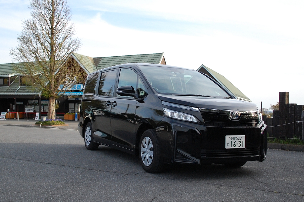 8人乗りミニバン「トヨタ ヴォクシー」