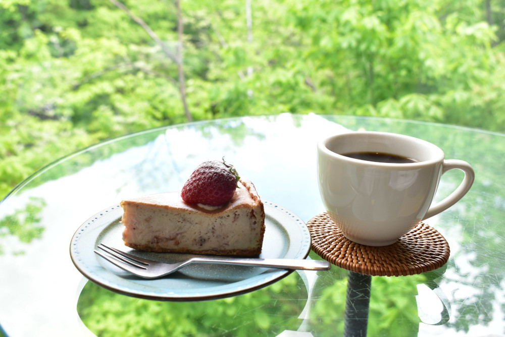 「イチゴベイクドチーズとコーヒーのセット」1,070円(税込み)
