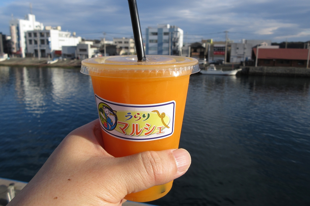 みかんジュースは500円(税込み)