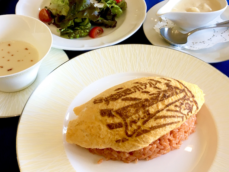 「オムライスイルマーレ風」のセット(税込み1,800円)。「戦艦大和」の焼印入りが、うれしい