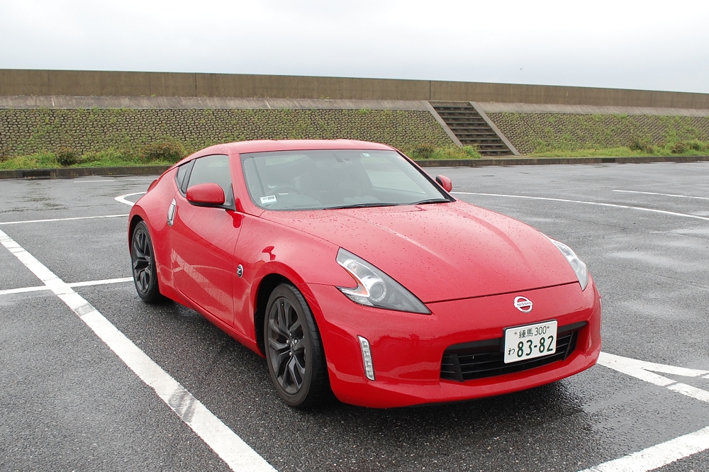 悪天候の中の走行だったが、高速道路でも一般道でも晴天時と同じ感覚で運転でき、安定感抜群