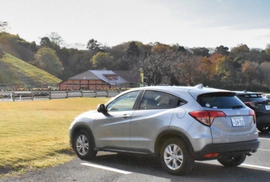 スタイリッシュなボディが目を引くホンダ「ヴェゼル」