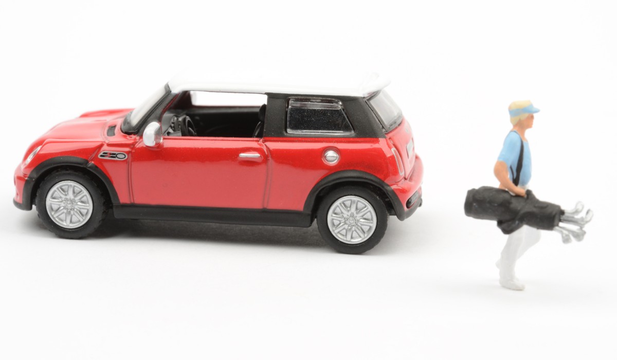 カーシェアでゴルフに行くゴルファー