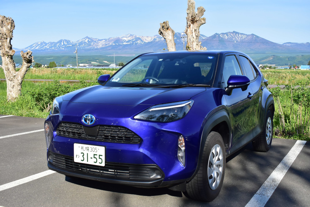 高速道路でも安定の走りのトヨタ「カローラクロスHYBRID」