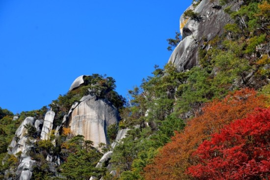 秋には紅葉も見事な昇仙峡