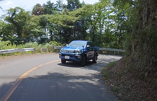 カーブや山道も安定して走る