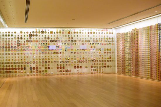 約3,000点が展示される「インスタントラーメンヒストリーキューブ」