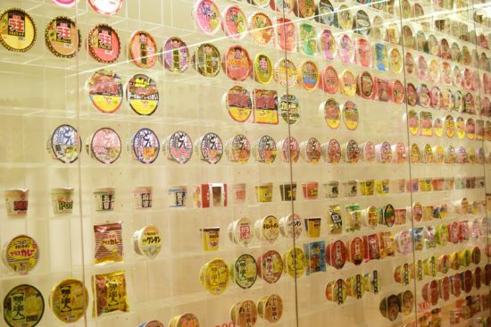 日清食品では年間で約350種類のインスタントラーメンが開発されているとのこと