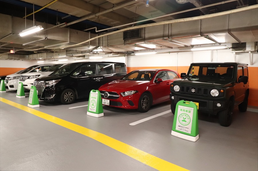 「新宿サブナードステーション」などの大型ステーションには個性的なクルマが揃う