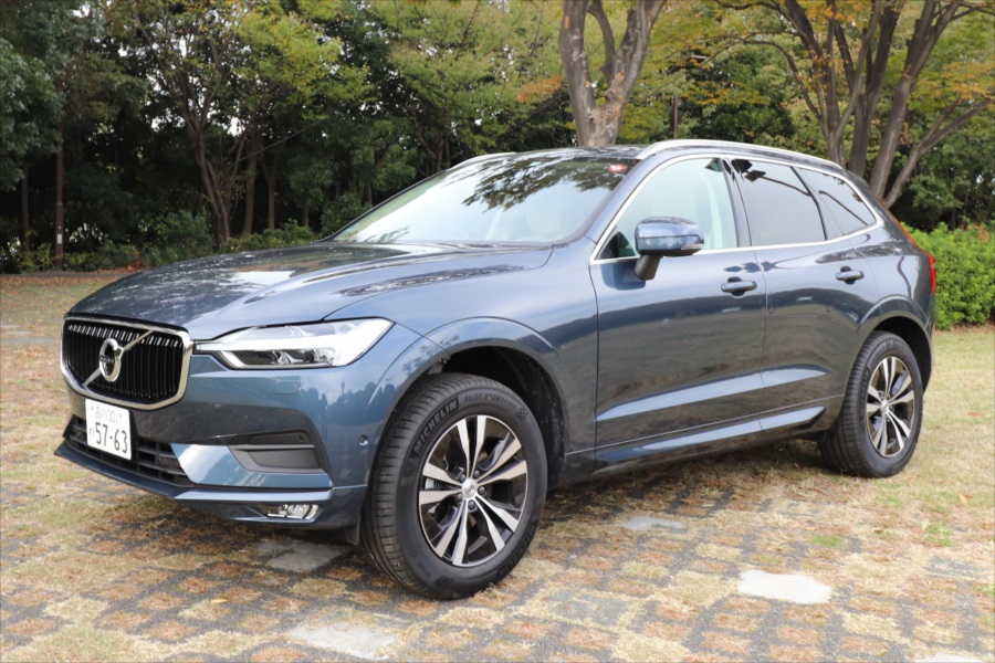  全長4,690mm×全幅1,900mm×全高1,660 mm。7人乗りの「XC90」より260mm短い 