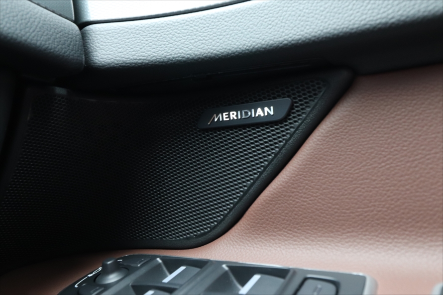  イギリスの高級オーディオメーカー「MERIDIAN」のサウンドシステムで高音質の音楽が楽しめる 
