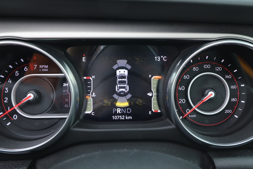 「ParkSense®フロント/リアパークアシスト」は駐車時に役に立つ