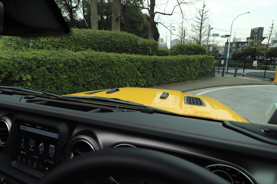 運転席からボンネットが見えると車両感覚がつかみやすい